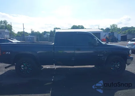 2000 Chevrolet Silverado 1500 Ls из США, поврежденный, VIN 1GCEK19T2YE414351